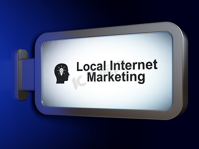 营销理念： 本地网络营销和广告牌背景上的灯泡头