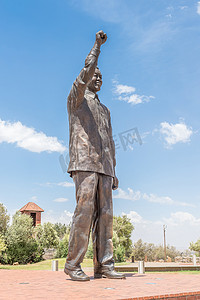 纳瓦尔山上的纳尔逊·曼德拉铜像