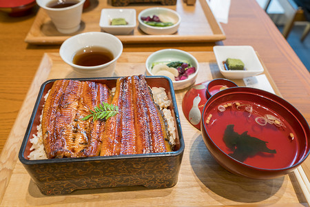 臭豆腐泡菜摄影照片_烤鳗鱼饭，unaju，日本鳗鱼料理