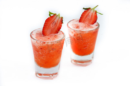 草莓健康冰沙和新鲜草莓