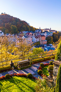 卡利法摄影照片_卡罗维发利老城（卡尔斯巴德），捷克共和国，欧洲的秋景