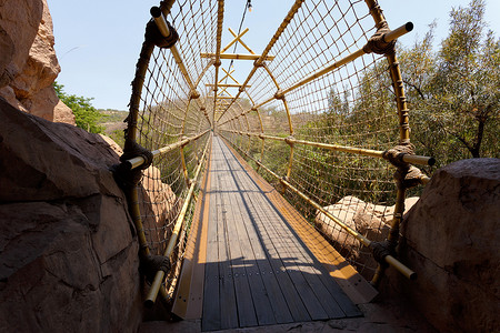 横穿摄影照片_南非太阳城悬索桥