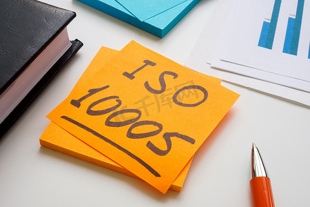ISO 10005 关于贴纸上的质量管理备忘录。
