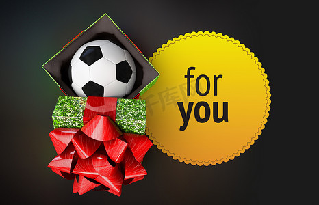 闪亮的礼品盒足球丝带黄色徽章深色背景隔离渲染
