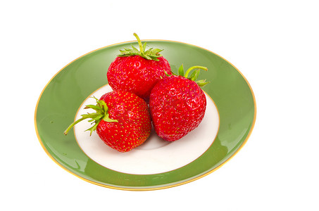 绿色盘子里的草莓