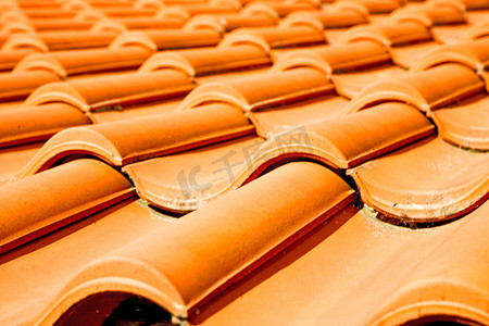 角度线条摄影照片_意大利旧屋顶的线条和质感