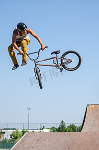 Gabriel Neto 在 Fuel TV 的 DVS BMX 系列 2014 中