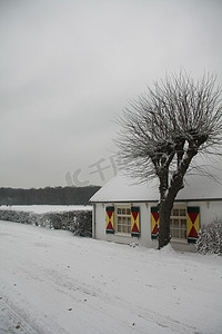 雪中​​的小屋