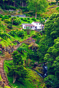 Parque Natural Da Ribeira Dos Caldeiroes，圣米格尔，亚速尔群岛，葡萄牙的瀑布。