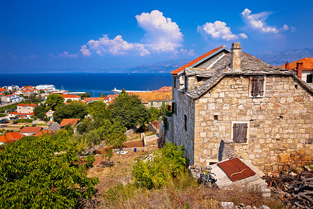 布拉奇岛上的老石村 Postira