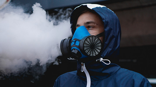 工业防护摄影照片_有毒气体防护呼吸器半面罩