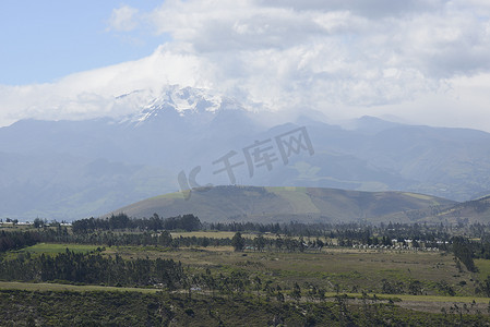 拉丁美洲风景如画的山景。