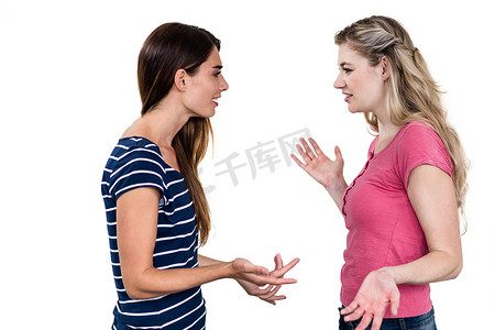 多人争吵摄影照片_女性朋友在争吵时打手势