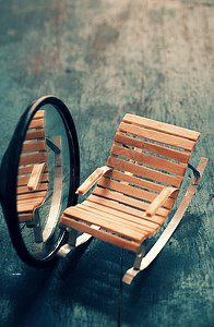 国产的摄影照片_迷你家具，可爱的小椅子