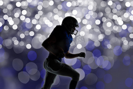 剪影美式足球运动员奔跑的复合形象