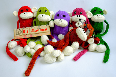 猴子玩具摄影照片_家庭，毛绒玩具，新年，猴子，搞笑
