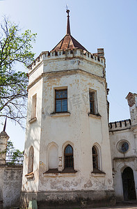 废弃的旧城堡塔