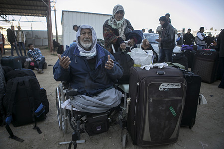 脱单易拉宝摄影照片_加沙地带-拉法-边境-埃及