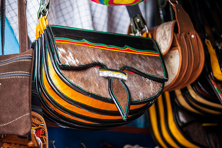 来自安蒂奥基亚地区的哥伦比亚传统皮革挎包