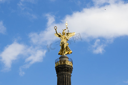 胜利纪念柱是柏林的一座纪念碑。德国柏林著名的地标和建筑