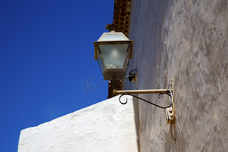 西班牙路灯一个灯泡