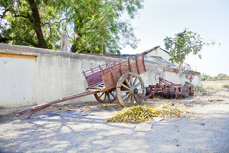 印地安村庄公牛推车和农业机械
