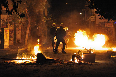 军政府摄影照片_雅典 - 学生起义游行 - 冲突