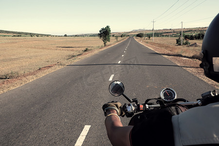 摩托车摄影照片_男人，旅行，冒险，生活方式，旅程