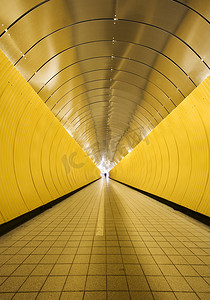 黄色隧道
