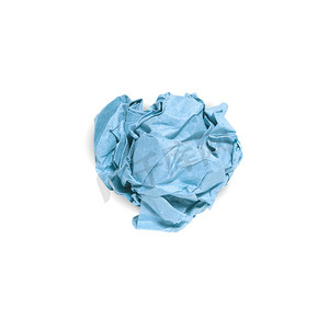 孤立在白色背景上的皱巴巴的蓝色纸球
