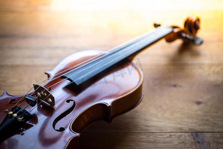 小提琴乐器概念：小提琴的复古风格特写