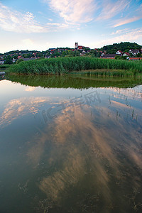 蒂豪尼摄影照片_蒂豪尼修道院在巴拉顿湖的匈牙利