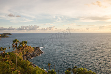 泰国普吉岛 Laem Phrom Thep 的日落之光，观点旅游地标