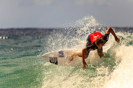 Surfer 参加 Quiksilver & Roxy Pro 世界冠军赛