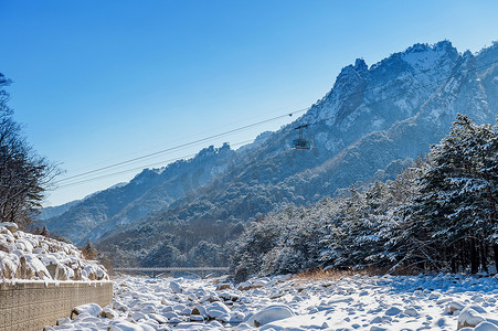 雪岳山国家公园在冬天，韩国。
