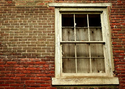废弃建筑摄影照片_废弃建筑上的窗户