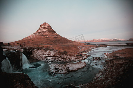 欧洲冰岛的 Kirkjufell 山