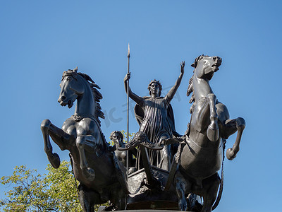 Thomas Thornycroft 纪念布狄卡的青铜雕塑
