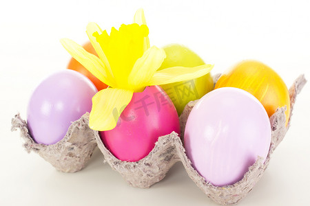 彩蛋盒中的复活节彩蛋