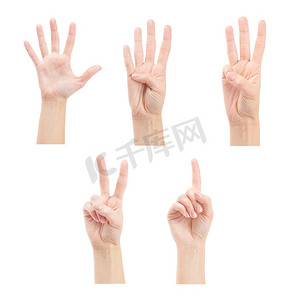 五角星手势摄影照片_数数女人的手（1 到 5）在白色背景下被隔离