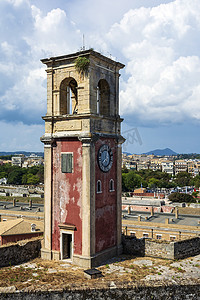 科孚岛旧堡垒的废弃钟楼，可欣赏希腊科孚岛的全景。