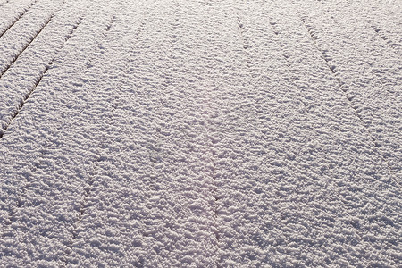 积雪的木大阳台地板
