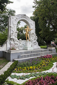 约翰施特劳斯在维也纳城市公园的雕像