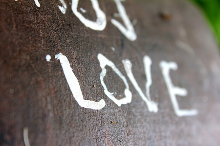 长凳上的爱情文字