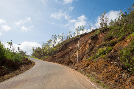 飓风玛丽亚造成的道路损坏，2017 年 9 月