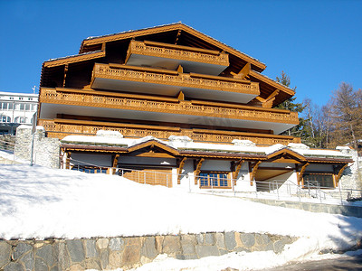 冬天的滑雪小屋