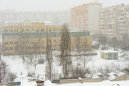 城市摄影照片_暴风雪在城市