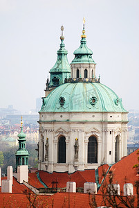 圣尼古拉斯教堂在布拉格
