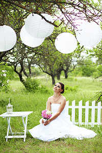 花园中式摄影照片_美丽的新娘