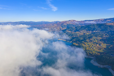 山摄影照片_在山风景的秋天雾云